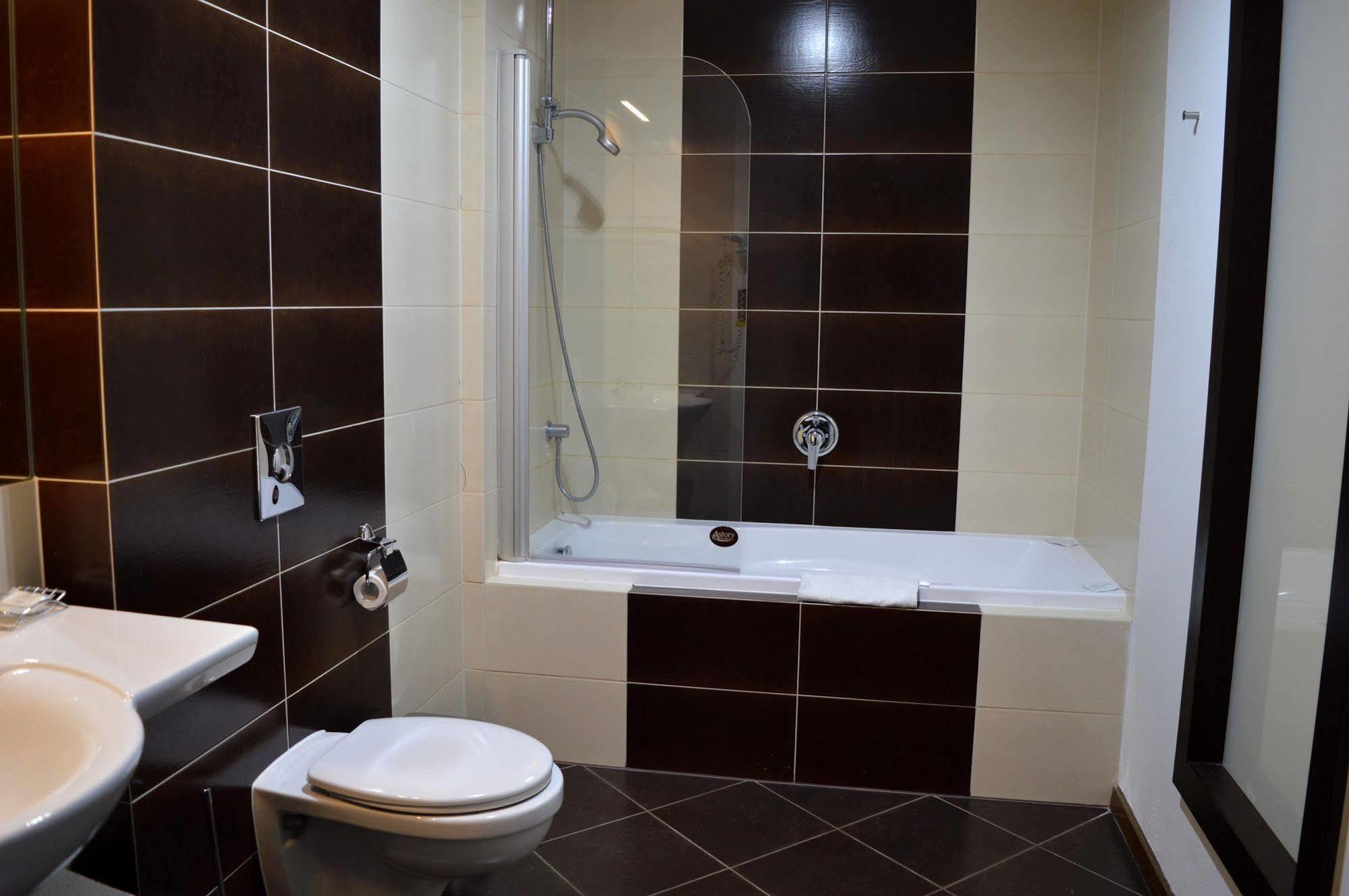 Hotel Astory Plzen Bagian luar foto